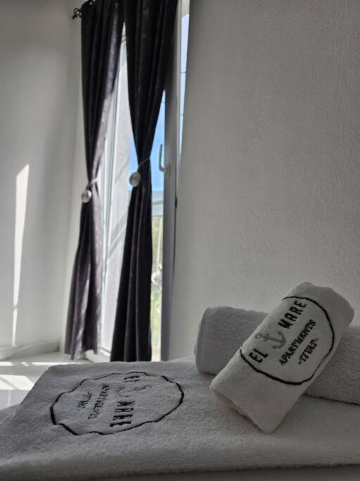 One-Bedroom Apartment, 5 Min From The Airport Tivat Mrcevac Bagian luar foto