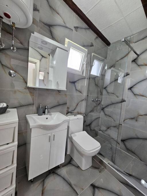 One-Bedroom Apartment, 5 Min From The Airport Tivat Mrcevac Bagian luar foto