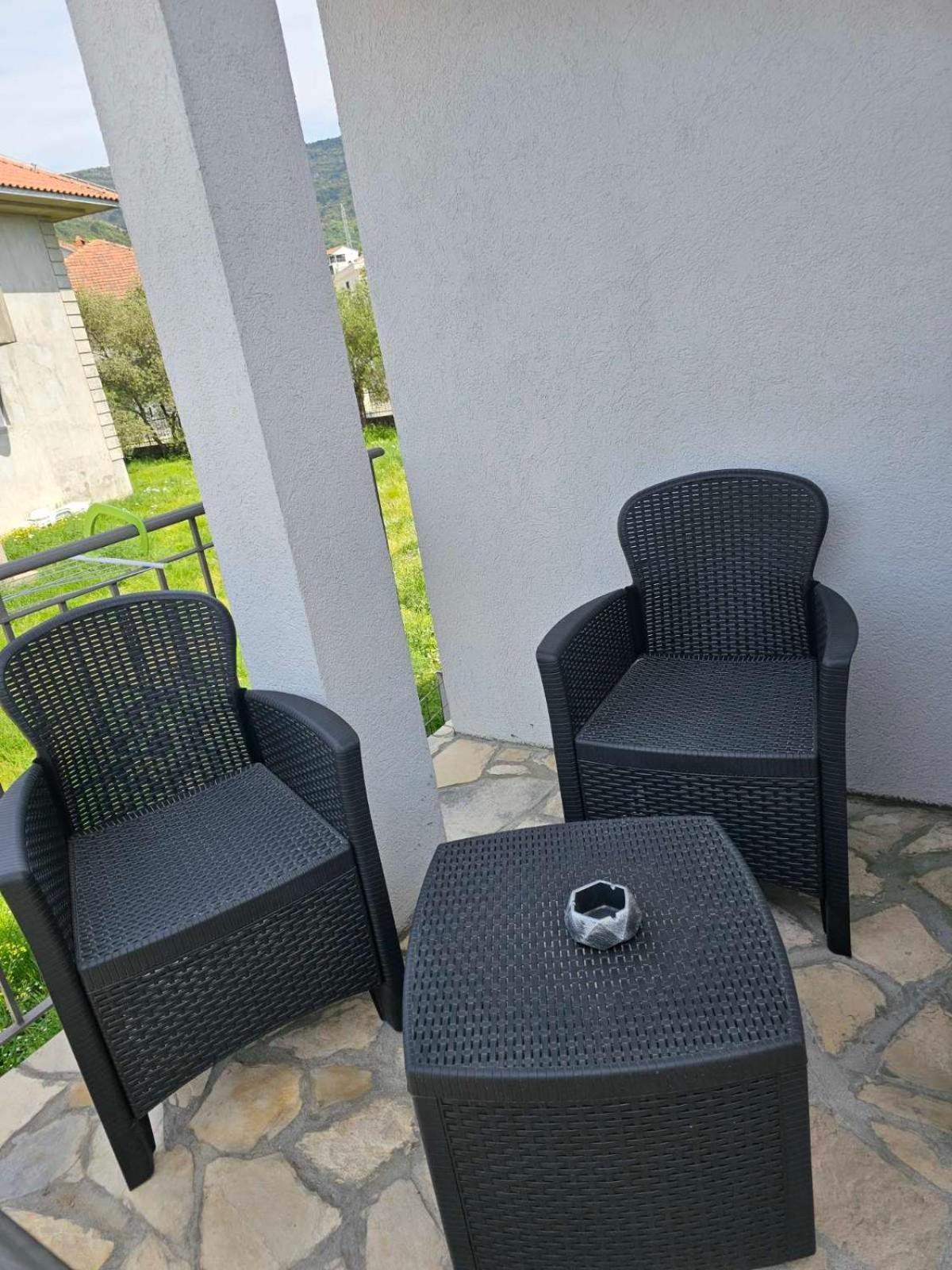One-Bedroom Apartment, 5 Min From The Airport Tivat Mrcevac Bagian luar foto