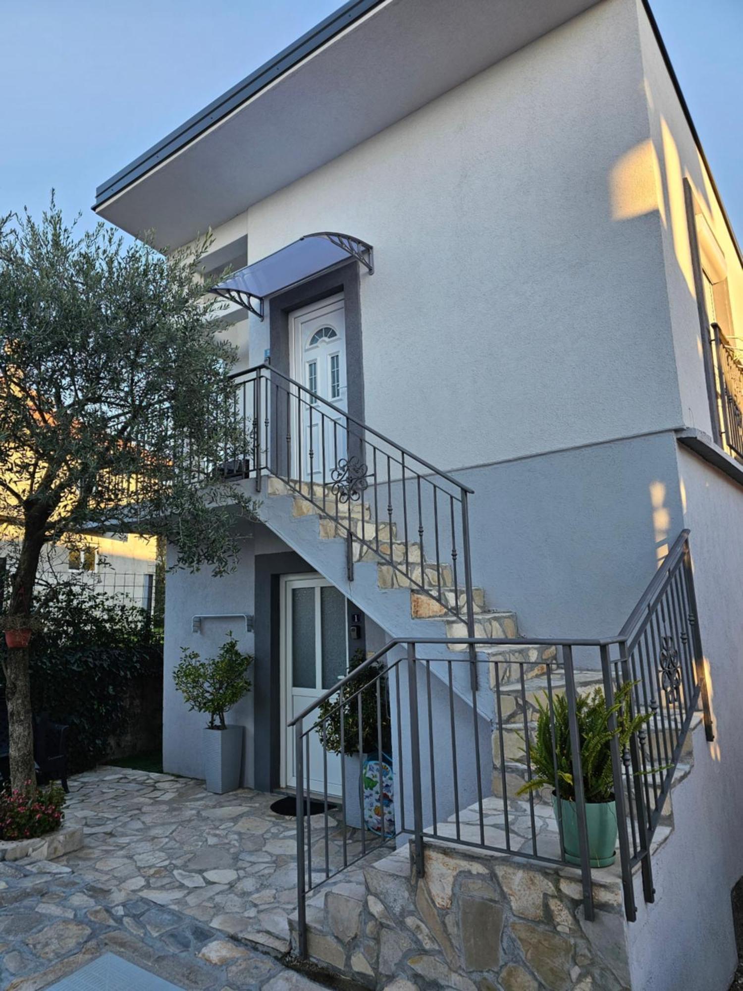 One-Bedroom Apartment, 5 Min From The Airport Tivat Mrcevac Bagian luar foto