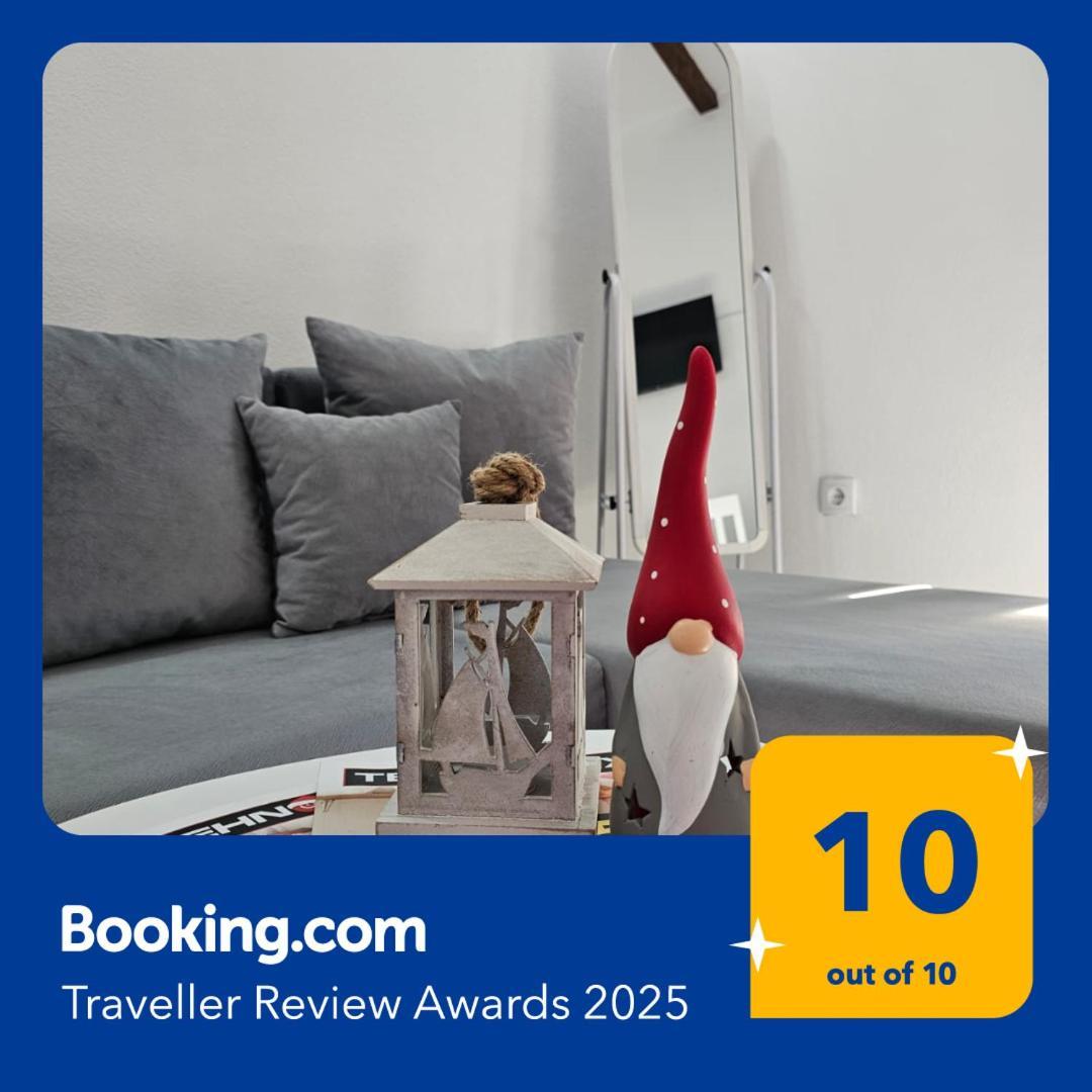 One-Bedroom Apartment, 5 Min From The Airport Tivat Mrcevac Bagian luar foto